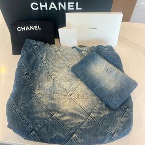 NEW ITEM🎉 Authentic Chanel Denim Quilted 22 Bag
